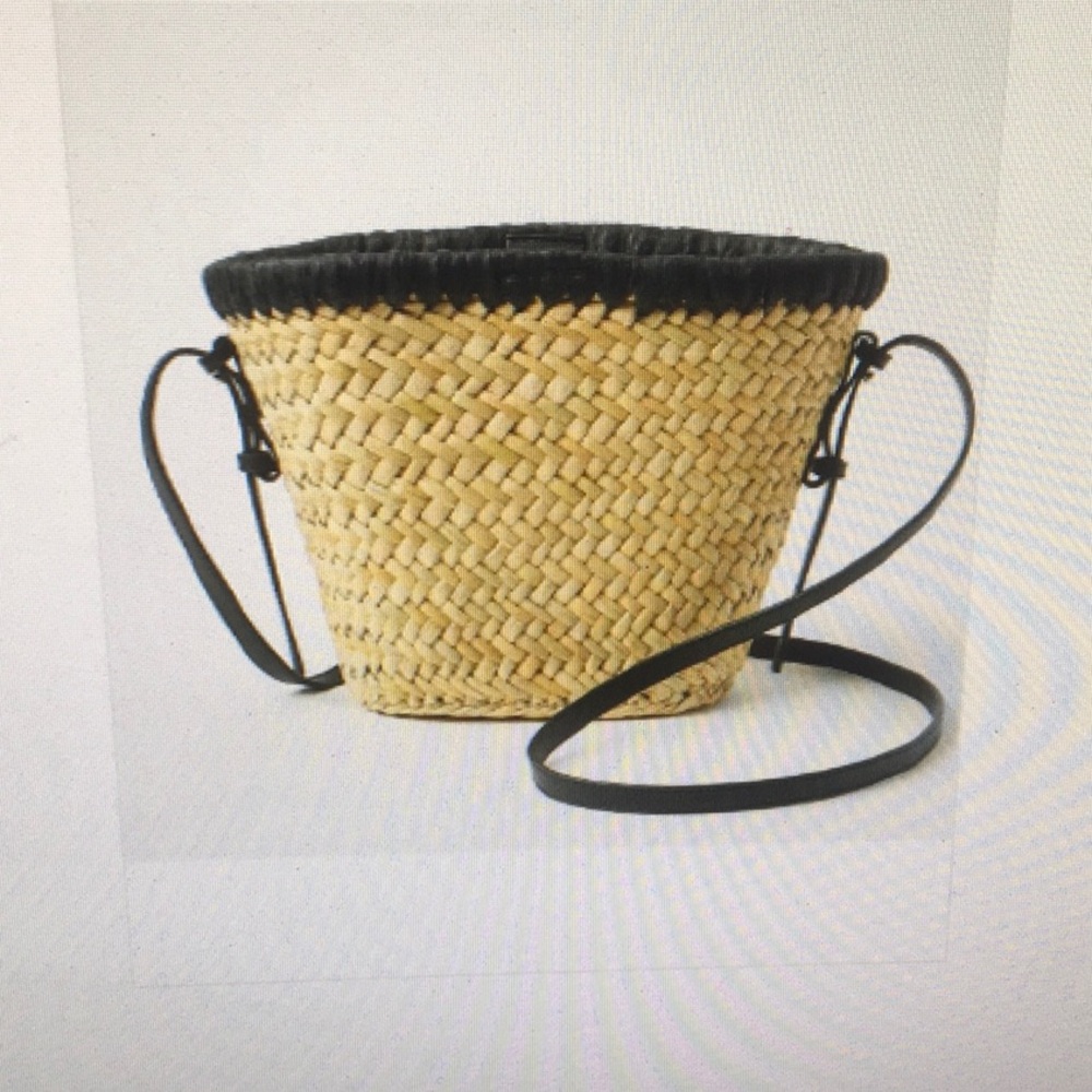 LOFT/HANDMADE WOVEN STRAW BUCKET BAGwBLACK SIDE BUCKLES/NEW